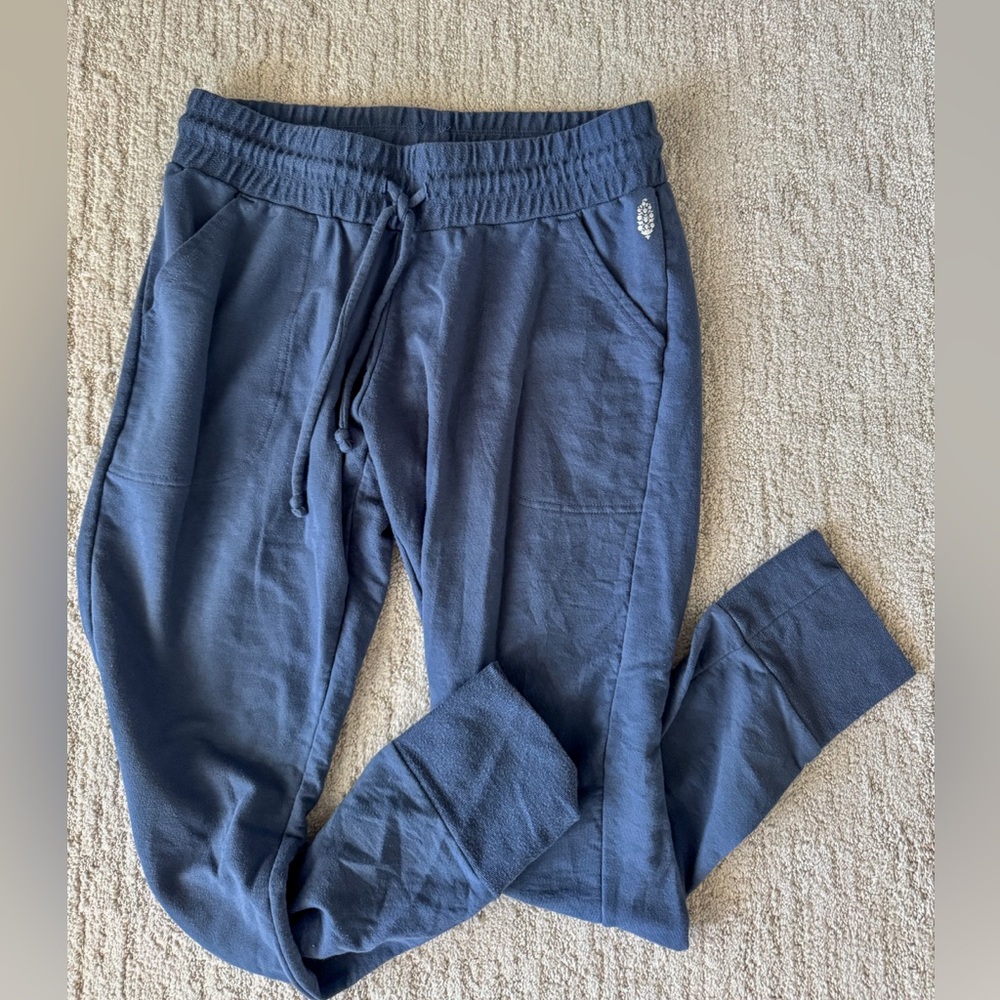 Free People Women's Blue/ Navy Joggers- Size Medium